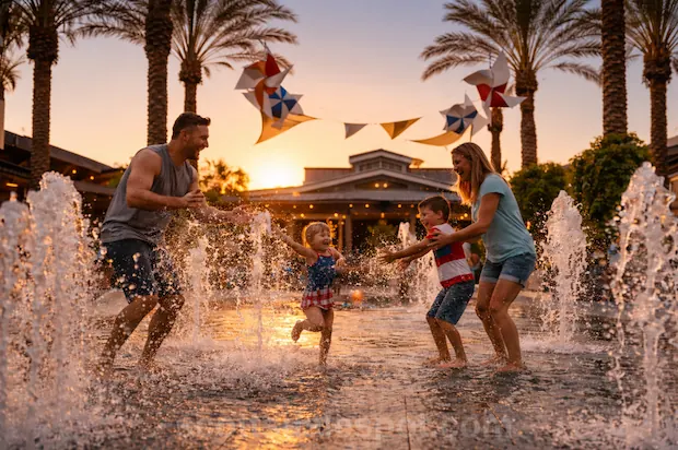 Scottsdale Quarter splash pad free kids activity summer water play family Arizona