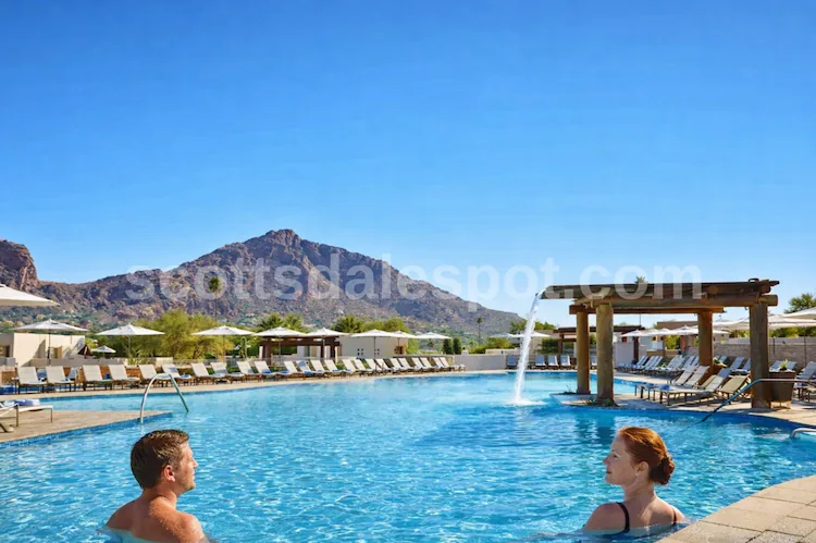 scottsdale vs phoenix comparison for tourists deciding where to stay