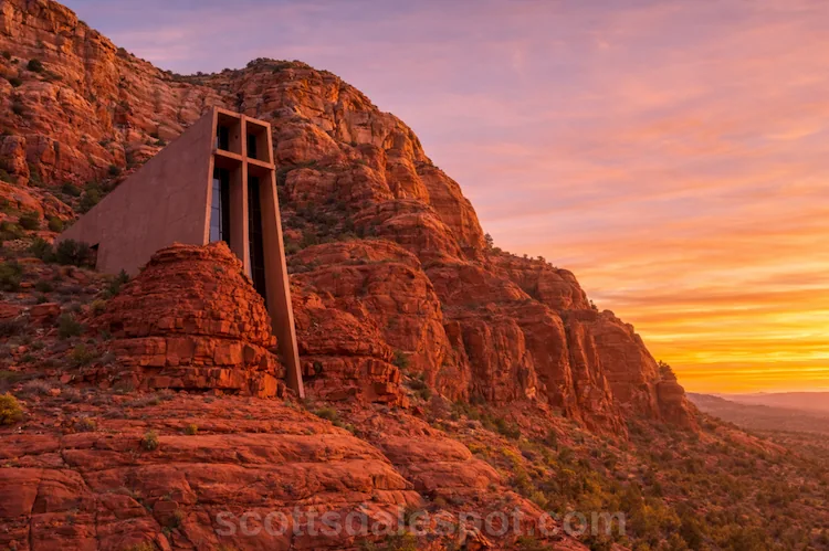 Chapel of the Holy Cross Sedona Arizona red rock scenic viewpoint