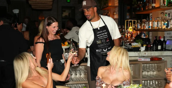 Celebrity Waiter Night Scottsdale 2026: NFL Stars at The Guest House